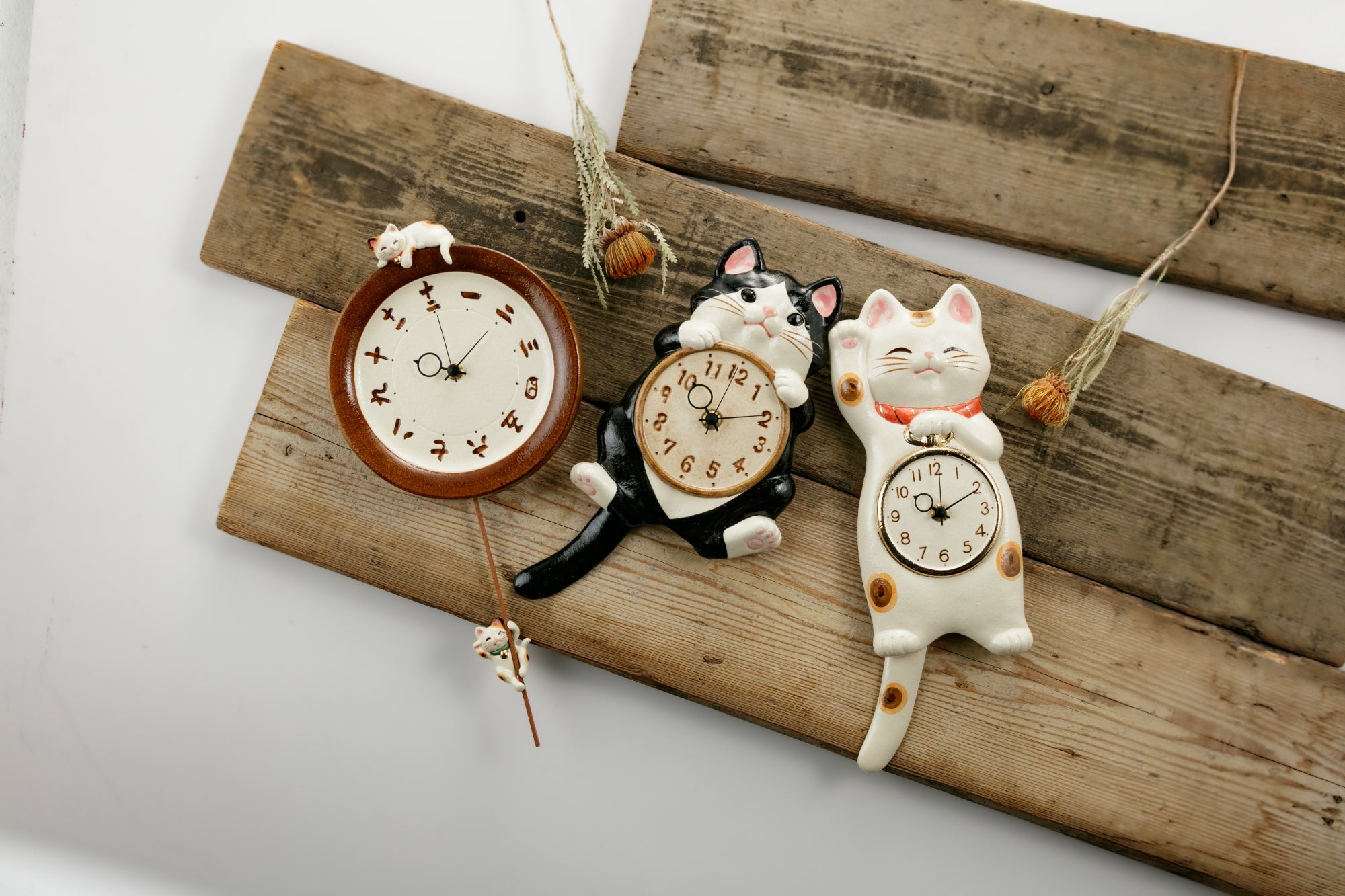 Maneki Neko & animal pendulum wall clock