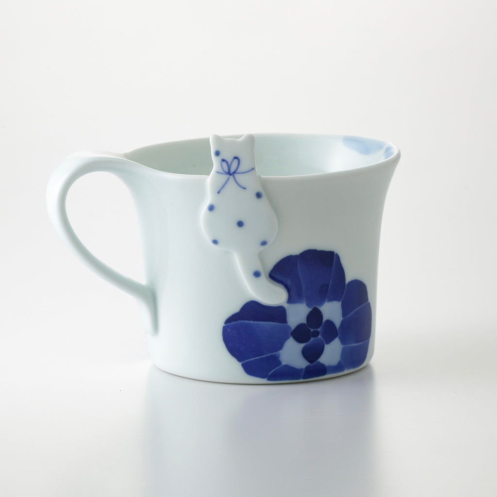 Japanese Sometsuke Blue & White Mug with Cat & Floral Motif – Seto Ware, Singama Kiln