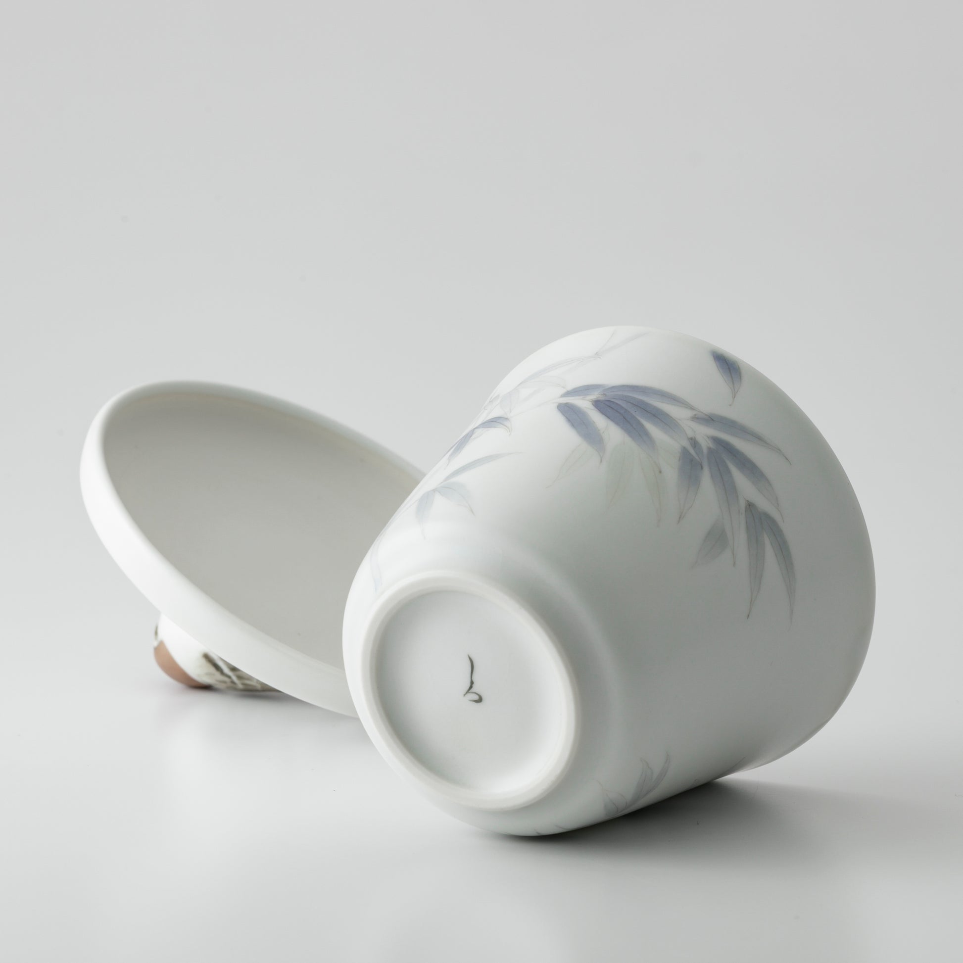 Swallow & Bamboo  Lidded cup