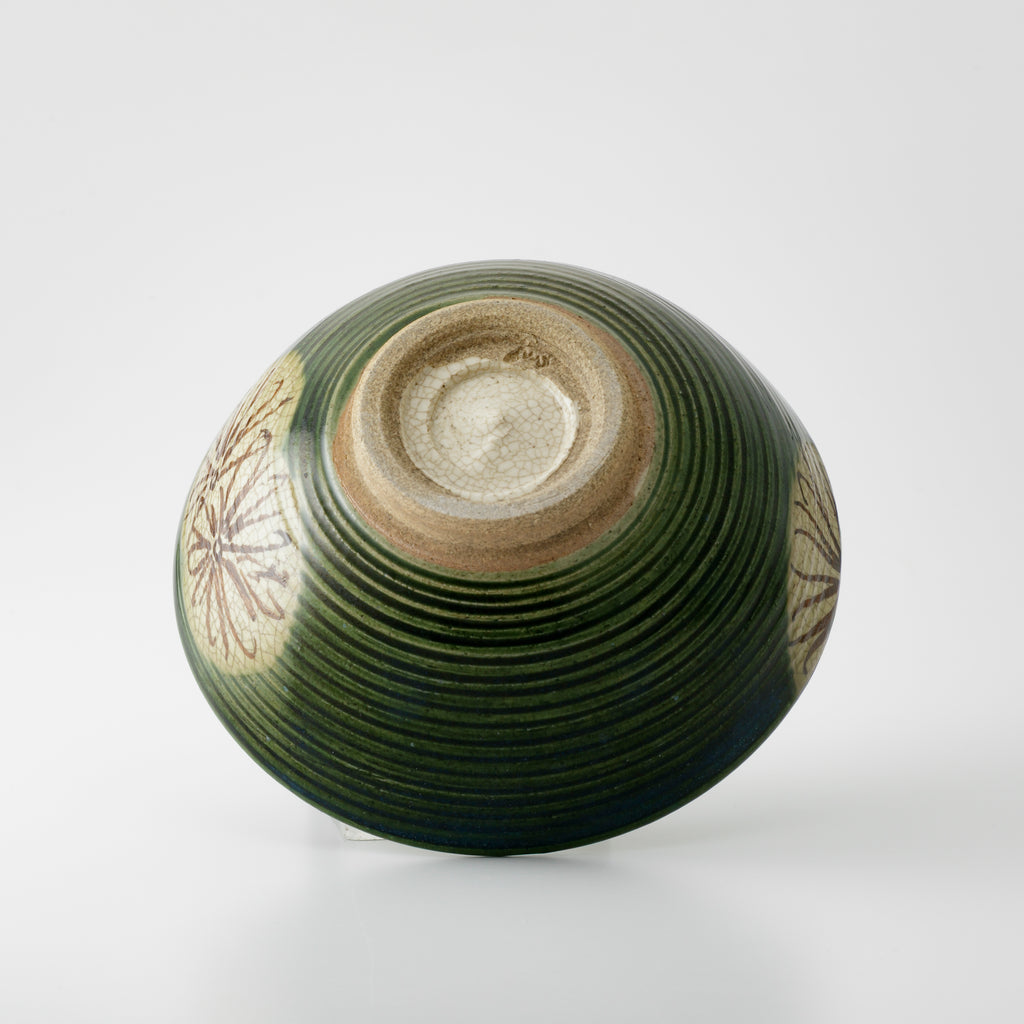 Oribe Chawan Rice Bowli Chrysanthemum motif.
