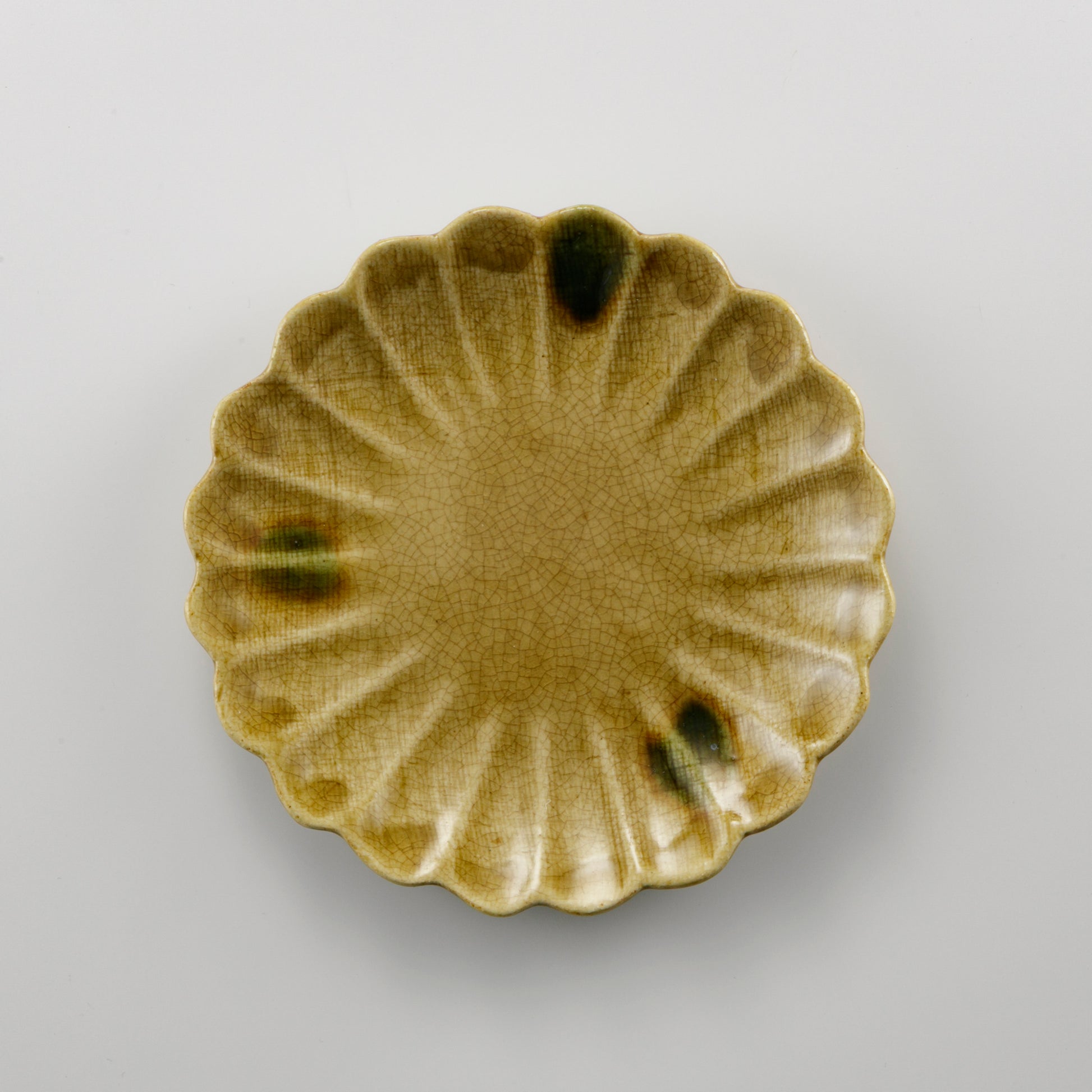 Kiseto Rinka Plate Chrysanthemum motif