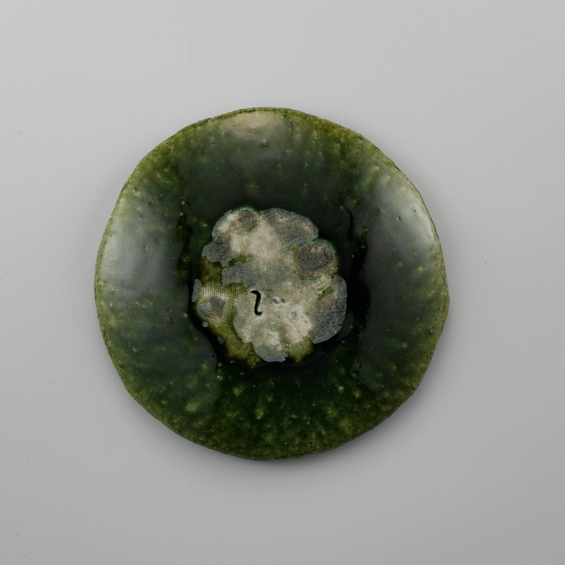 Oribe Round Plate Iron Painting Design