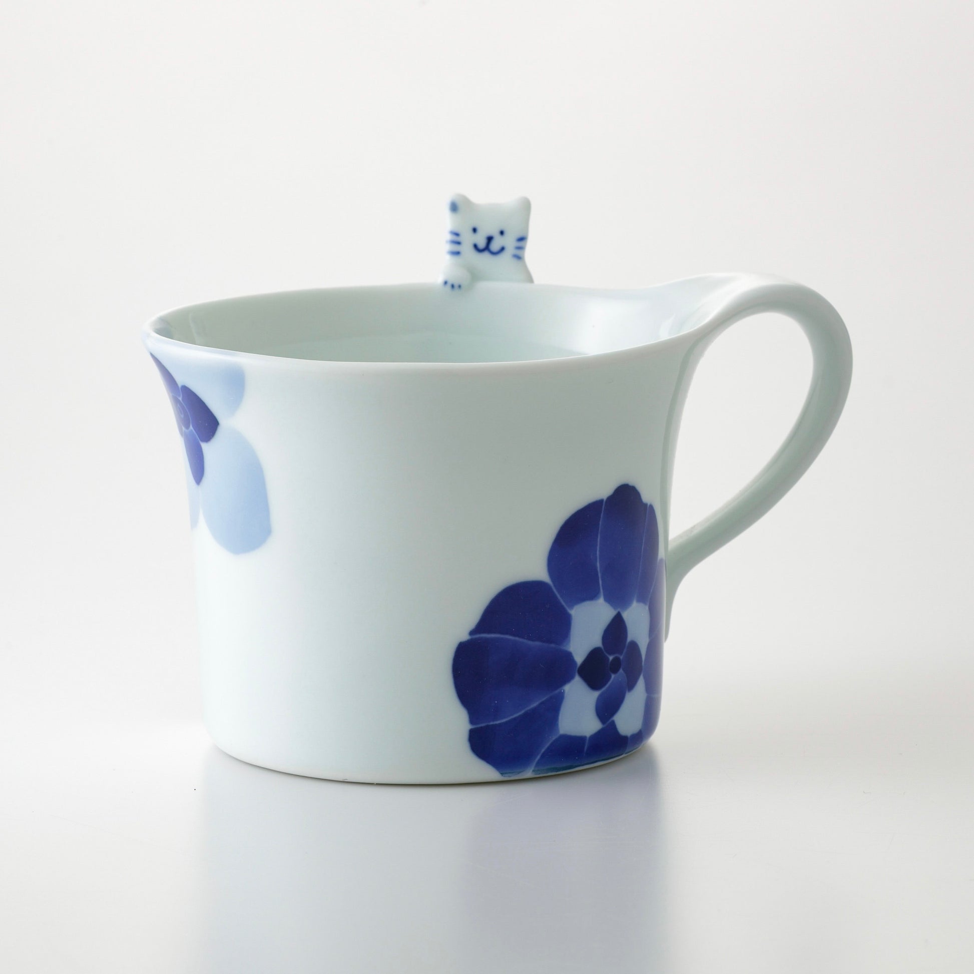 Japanese Sometsuke Blue & White Mug with Cat & Floral Motif – Seto Ware, Singama Kiln