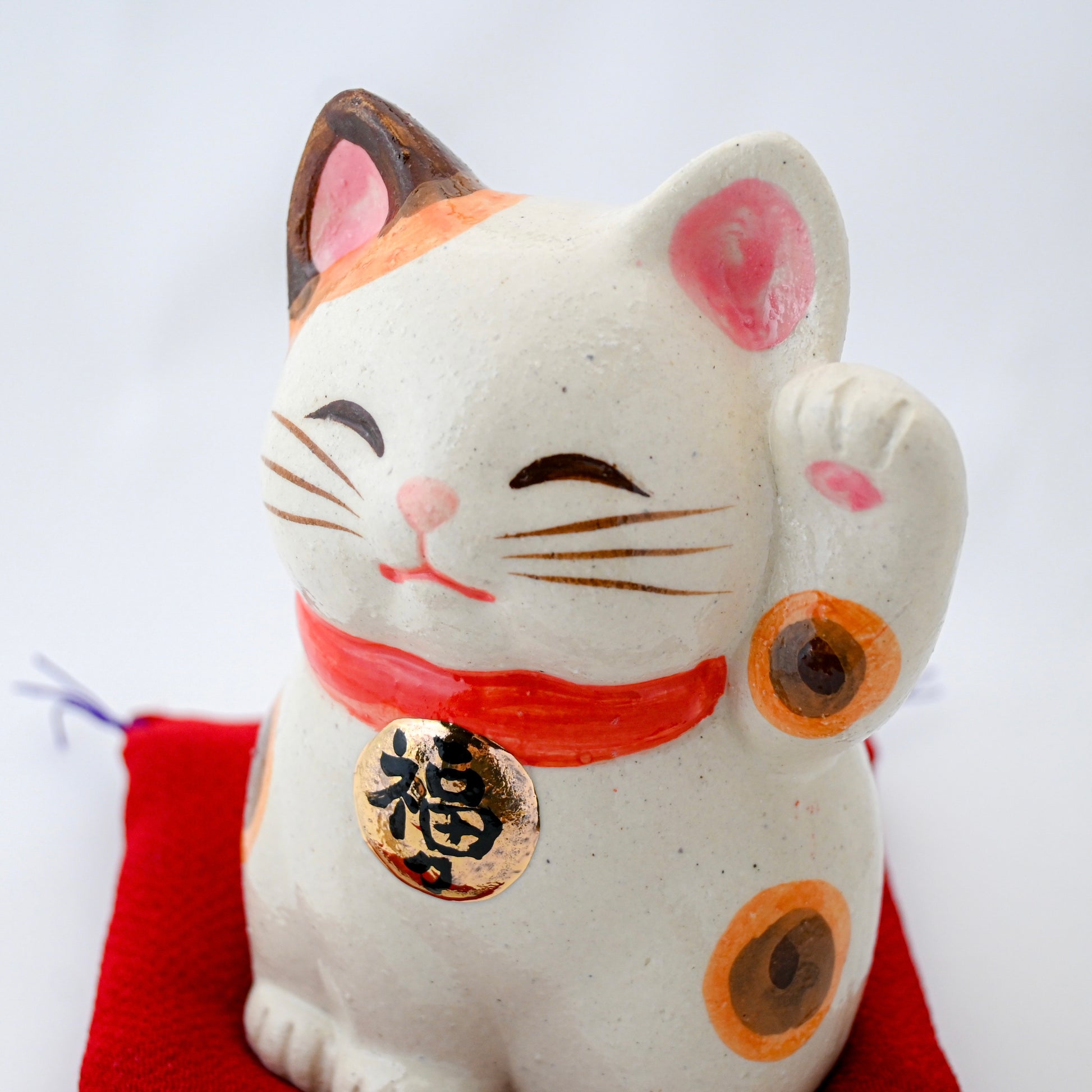 Japanese White Maneki Neko Lucky Cat – Left Paw Raised Medium Size, Seto Ware, Craft Yuu-Ki