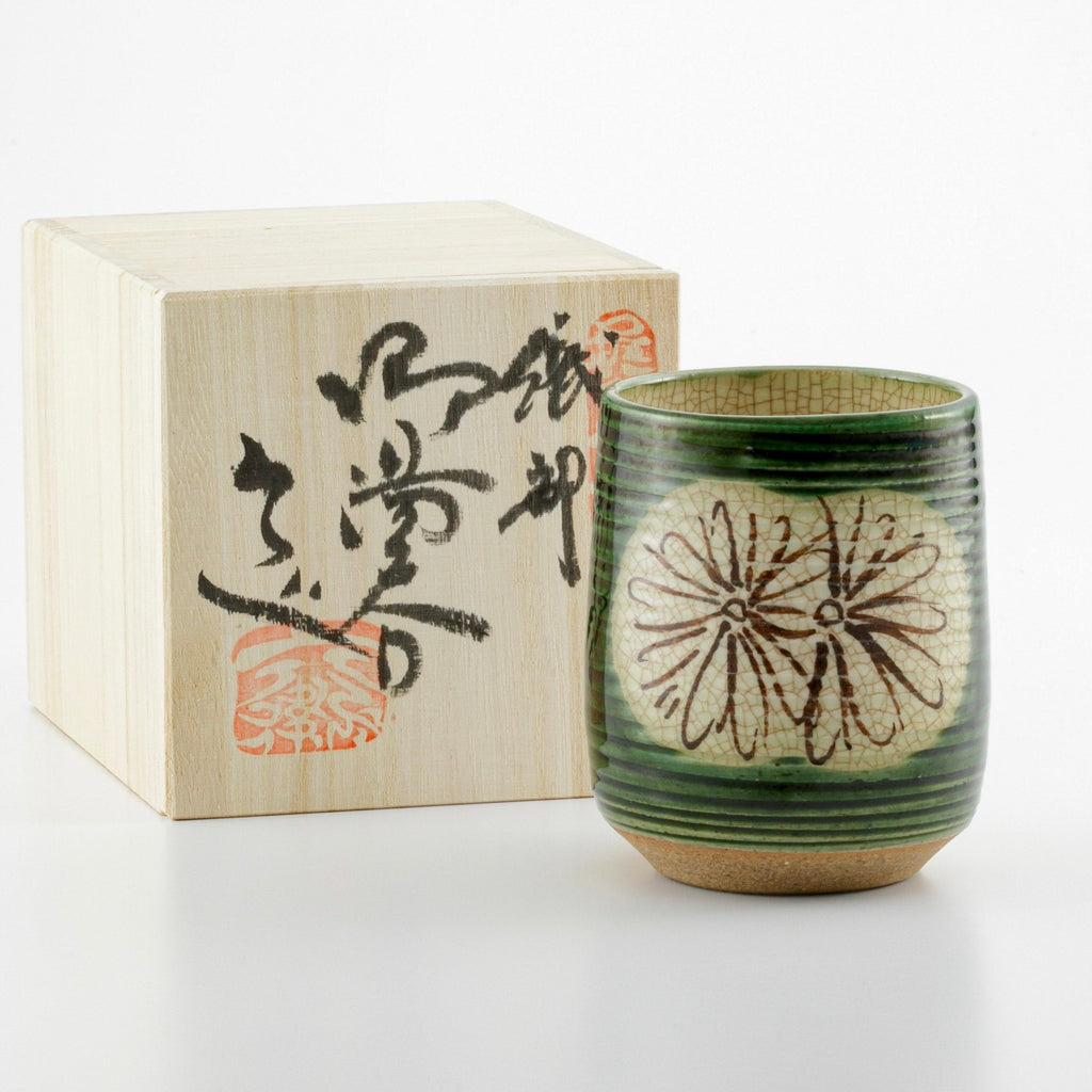 Japanese Oribe Yunomi Teacup with Hand-Painted Chrysanthemum – Seto Ware Pottery, Rokubei Kiln