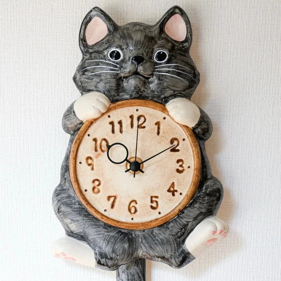 Glückskatze Pendelwanduhr von Hachiware