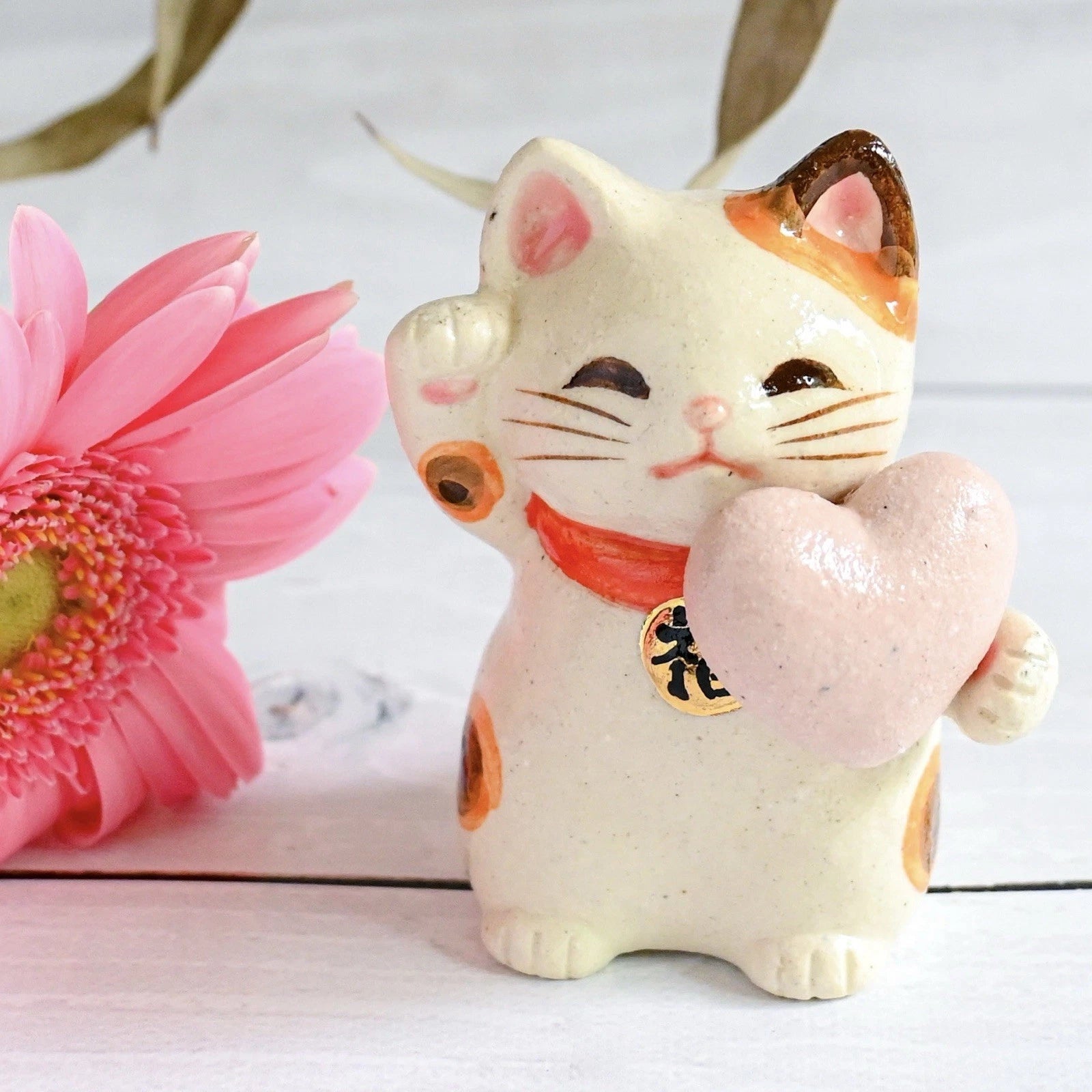Japanese Sakura Pink Heart Maneki Neko Love & Lucky Cat - Seto Ware, Craft Yuu-Ki