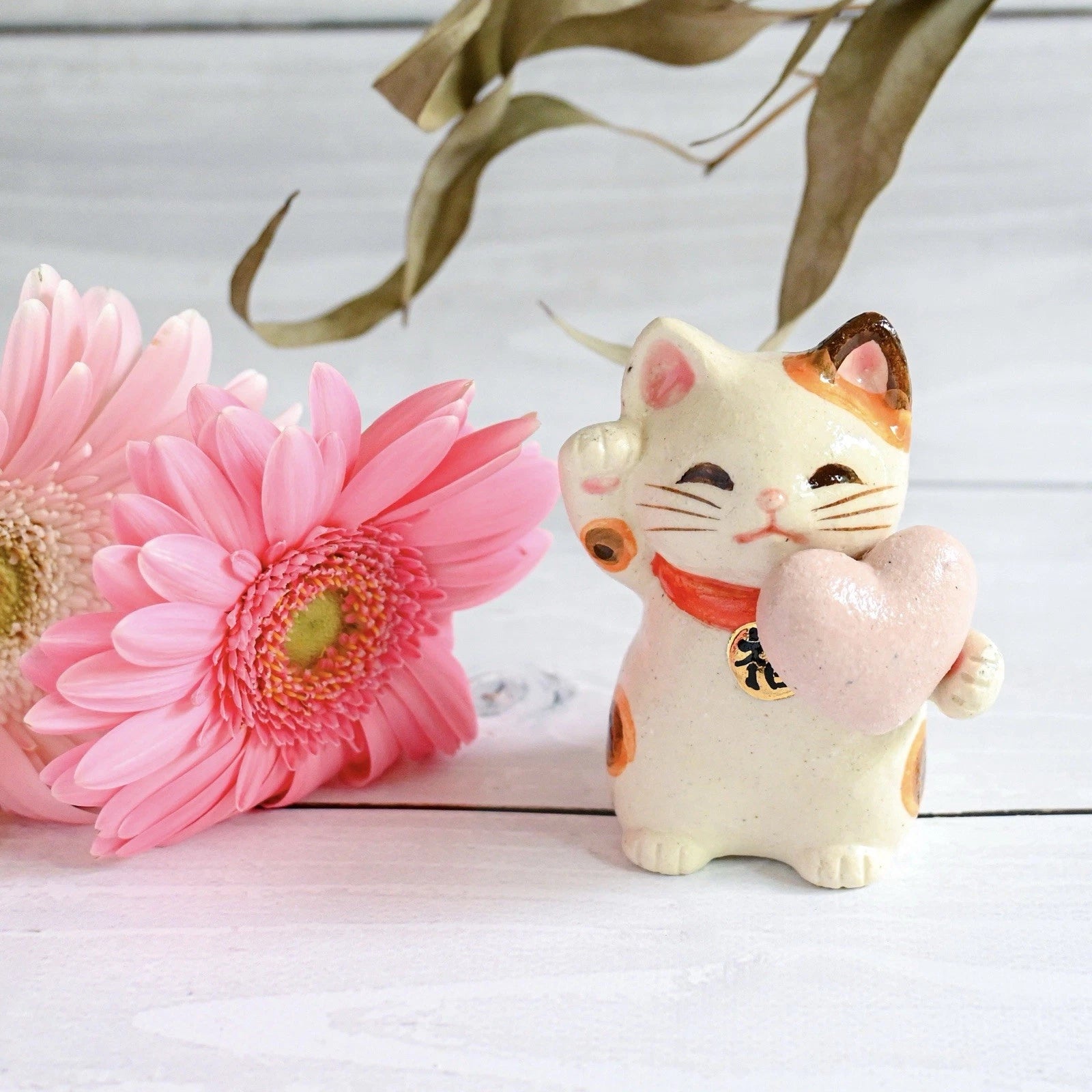 Japanese Sakura Pink Heart Maneki Neko Love & Lucky Cat - Seto Ware, Craft Yuu-Ki