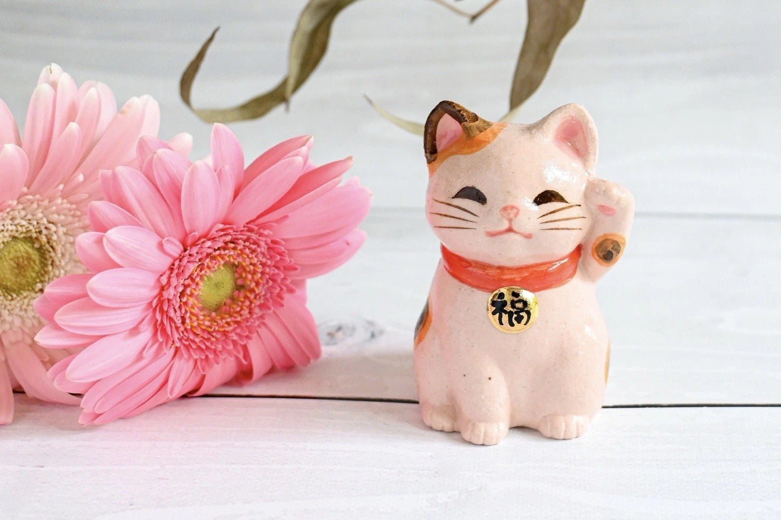 Japanese Sakura Pink Maneki Neko Lucky Cat Right Paw - Seto Ware, Craft Yuu-Ki